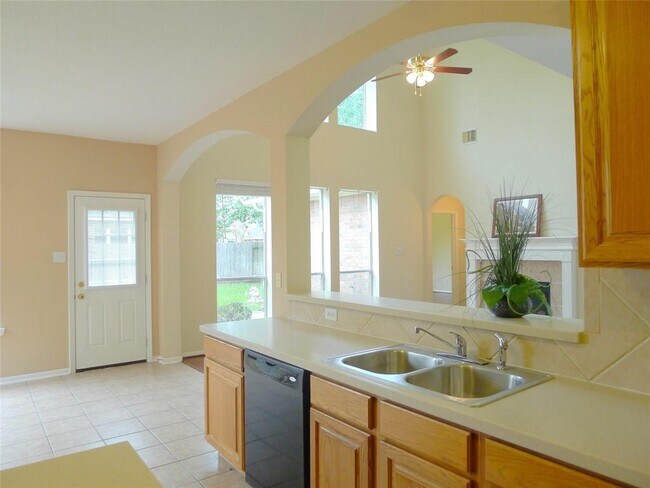 Building Photo - 22610 Cascade Springs Dr