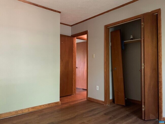 Building Photo - 103 Cloverhill Ct