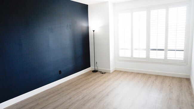 Building Photo - Resort style living - 2 Bd/2Ba 1,112 SqFt Condo
