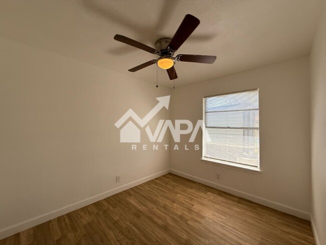Building Photo - 7210 Glen Cross Dr