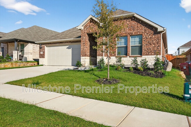 Building Photo - 2121 Gustavus Dr