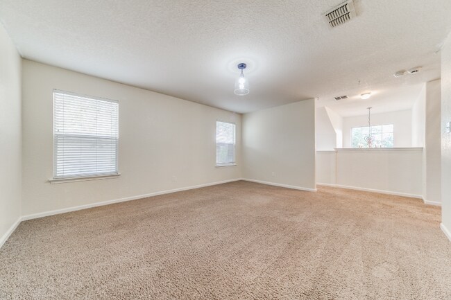 Building Photo - 10811 Marot Field