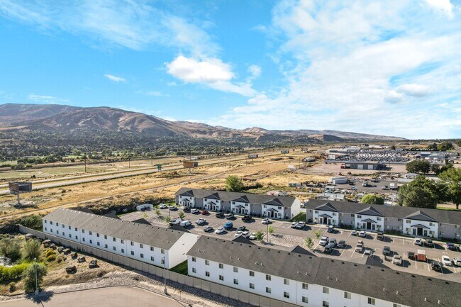 Building Photo - Beautiful, brand new 3 bed apartment in Pocatello!
