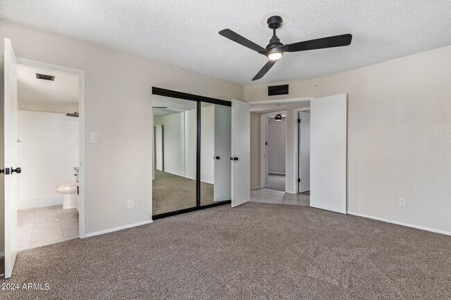 Building Photo - 3917 W Juniper Ave