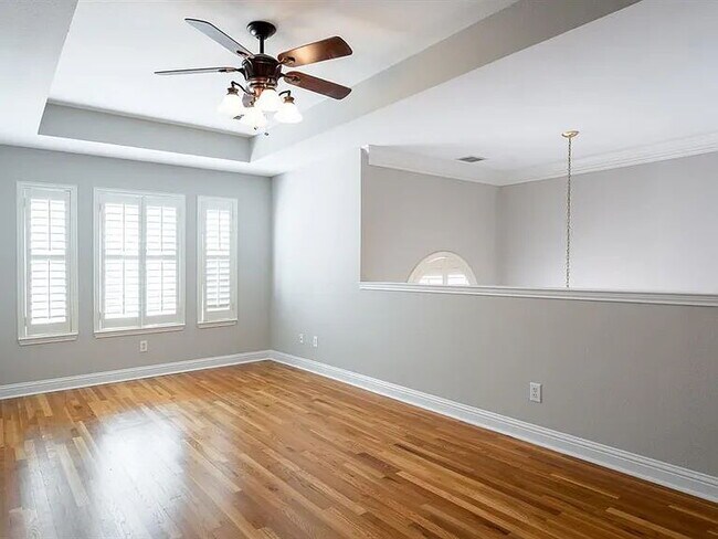 Building Photo - Beautiful 4 bedroom 3 bath home in a quiet...