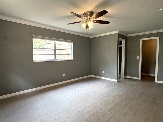 Building Photo - Beautiful 3 Bedroom Port Orange Home!
