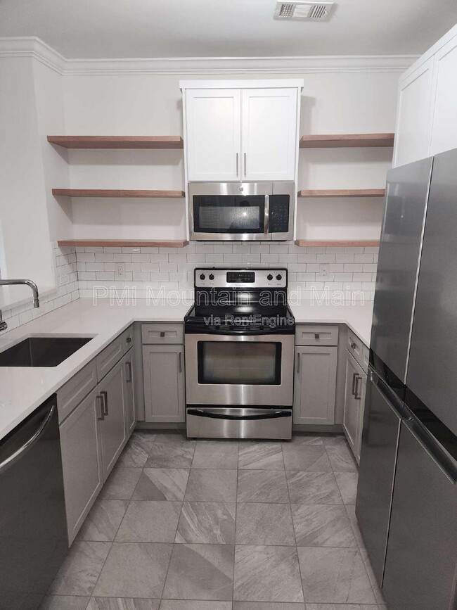 Building Photo - 9 Kenilworth Knolls