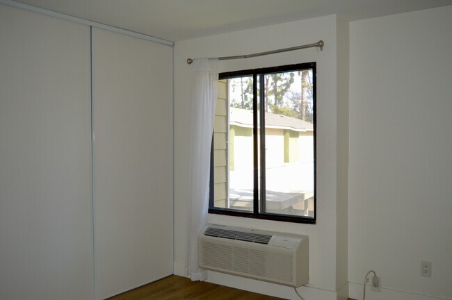 Building Photo - 3535 Banbury Dr