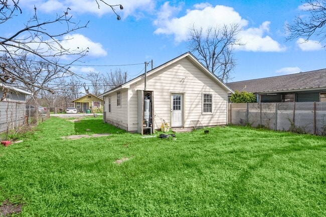Building Photo - 5607 Barton St