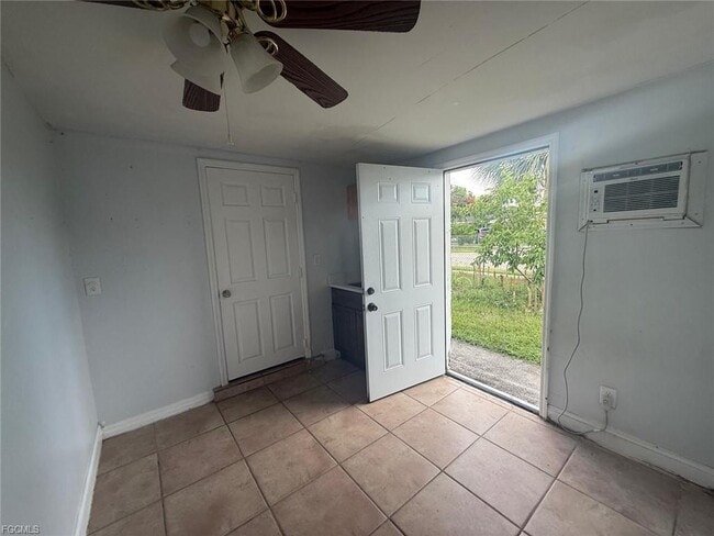 Building Photo - 1665 Henderson Ave