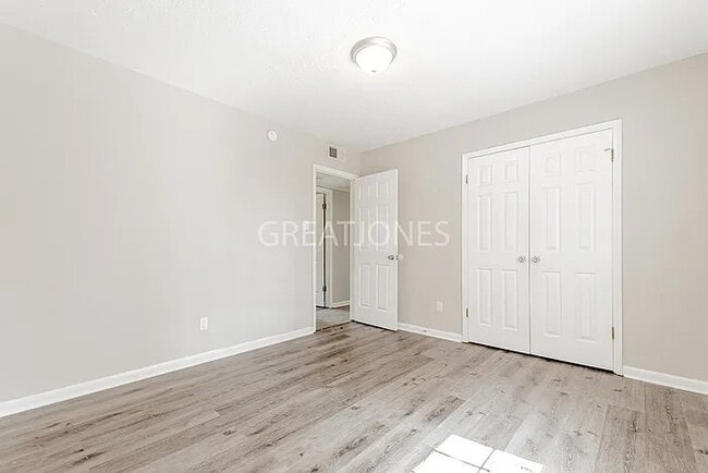 Building Photo - 3536 Torbay Dr