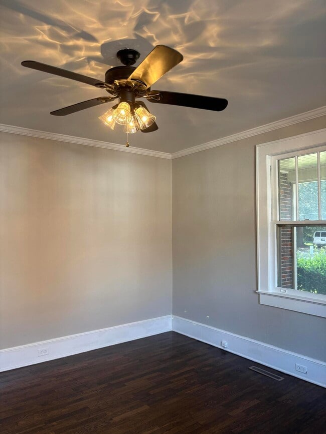 Building Photo - 41 W Charlotte Ave