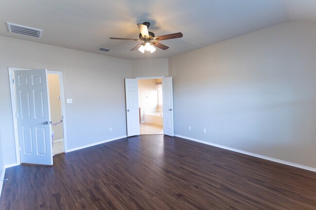 Building Photo - 500 Promise Creek Dr