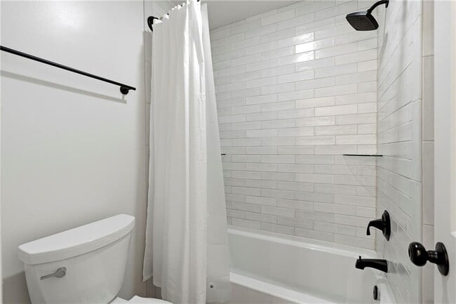 Building Photo - 4221 Willow Oak Dr