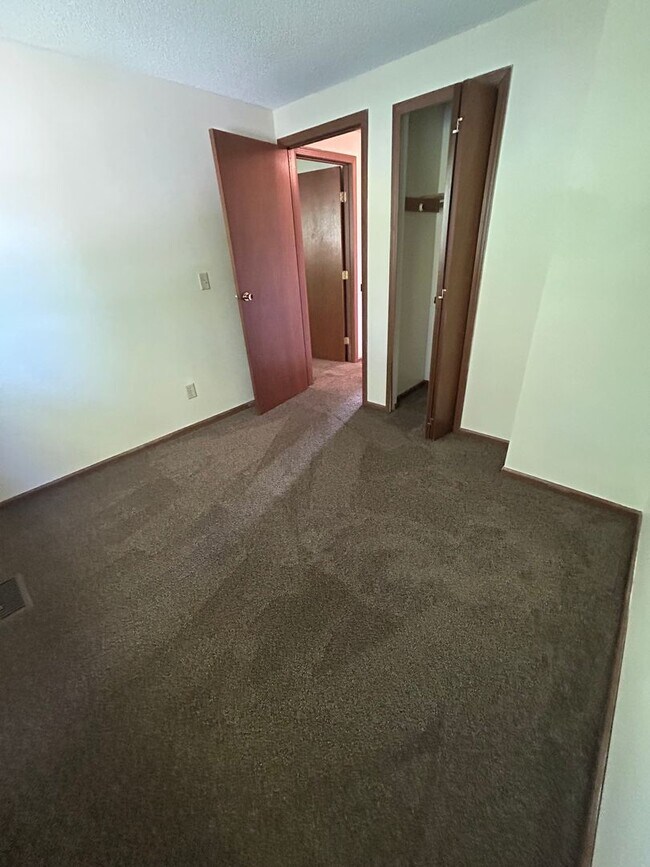 Building Photo - Three Bedroom Split-Level near Easton   **WESTERVILLE SCHOOLS**