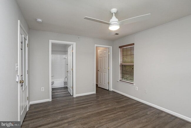 Building Photo - 1060 Gardenview Loop