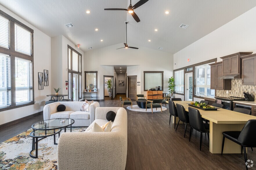 Primary Photo - Heritage Villas