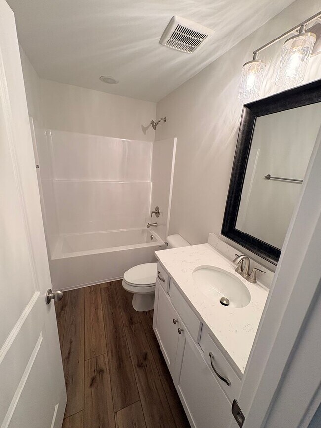 Building Photo - 110 Alva Ct