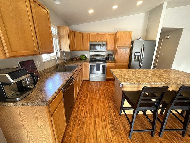 Building Photo - Beautiful 3-Bedroom, 2-Bath Single-Level H...