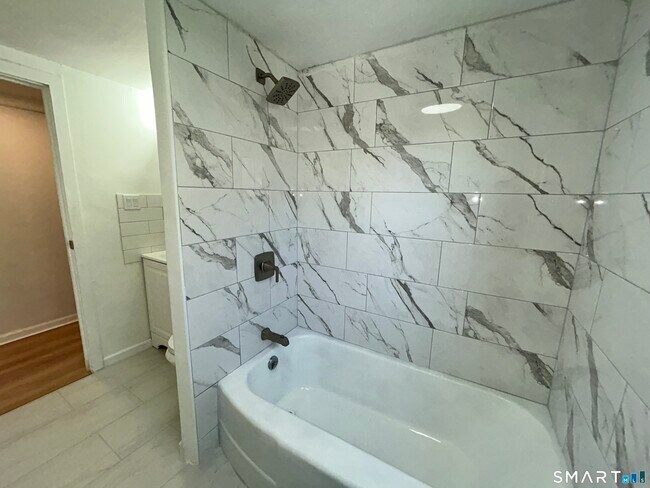 Building Photo - 89-91-91 Newbury St