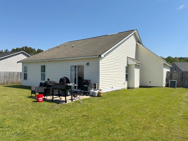 Building Photo - 238 Roanoke Dr