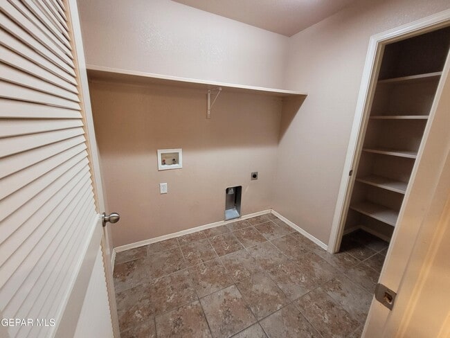Building Photo - 14247 Hacienda Rock Dr