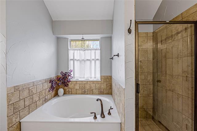 Building Photo - 1534 Wayside Dr