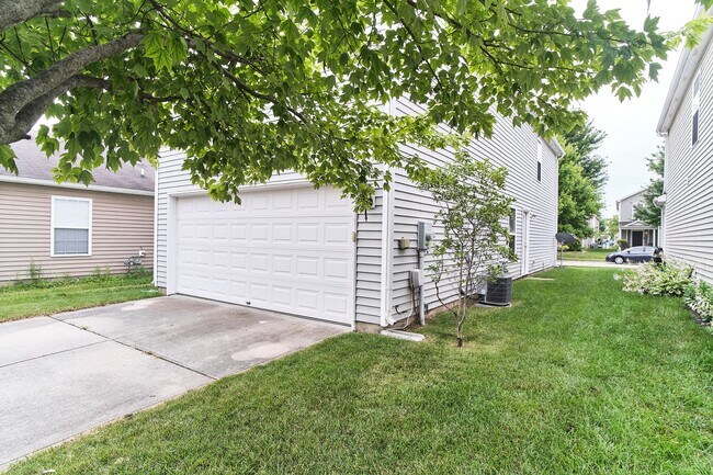 Building Photo - 3 BD + Loft in HSE Schools!