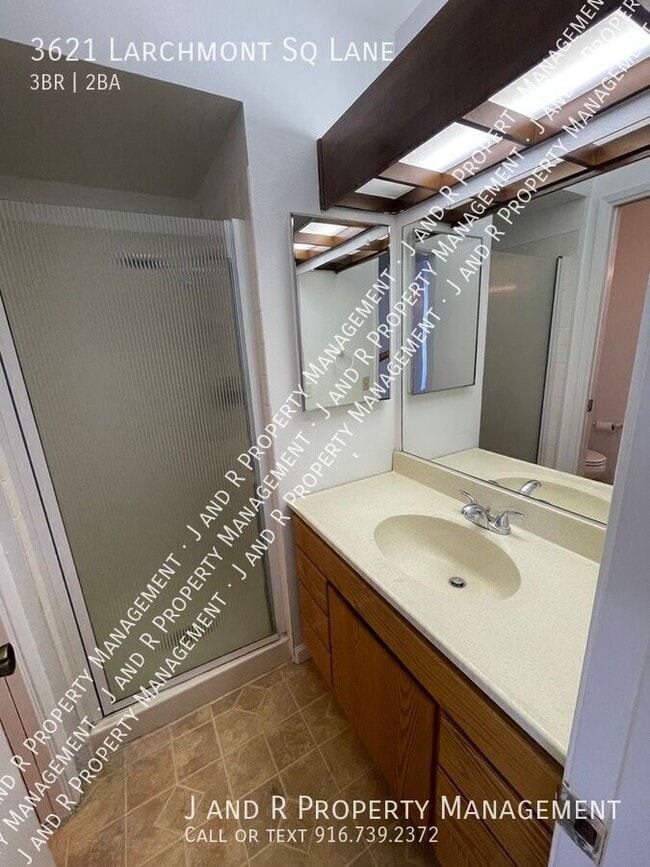 Building Photo - 3621 Larchmont Square Ln