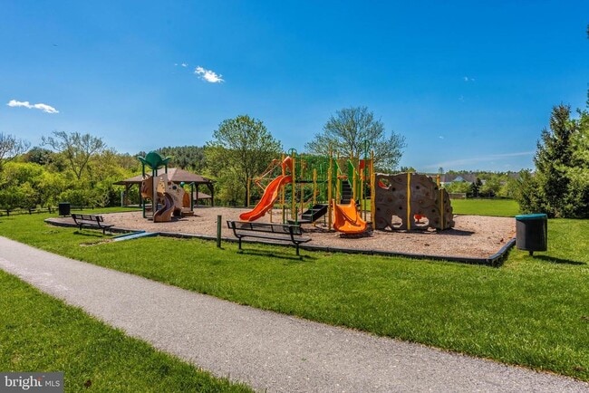 Building Photo - 9400 Birchwood Ct W