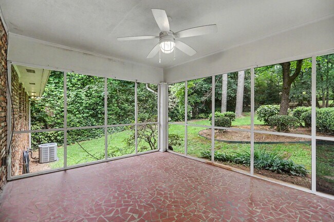 Building Photo - 4725 Kitty Hawk Dr