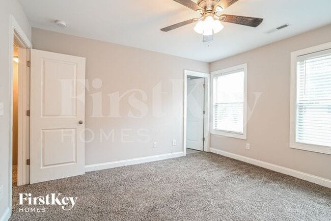 Building Photo - 1007A W A St