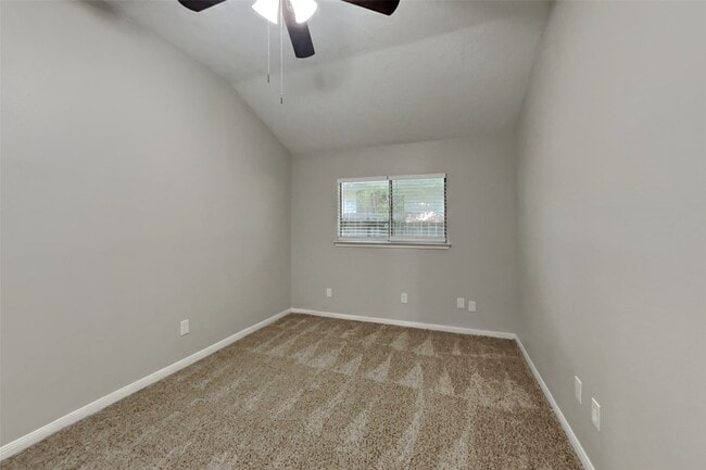 Building Photo - 10439 Lazy Meadows Dr