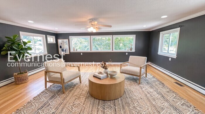 Building Photo - 826 Claremont Ct