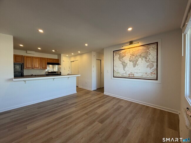 Building Photo - 69 Cove Rd