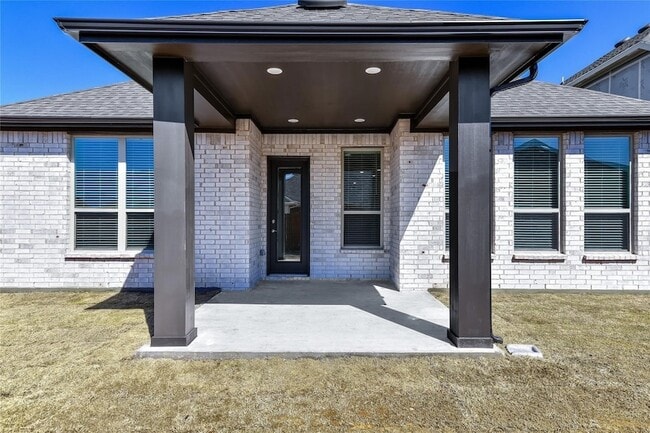 Building Photo - 206 Miramar Ave