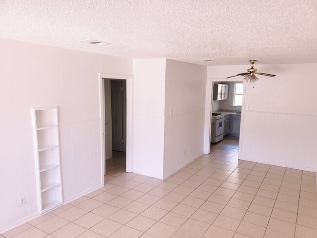 Building Photo - 1709 Duncan Ave