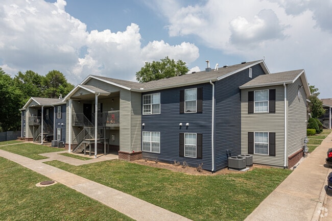 Exterior - 412 Crossing