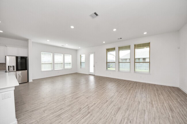Building Photo - 17770 Misty Brk Ln