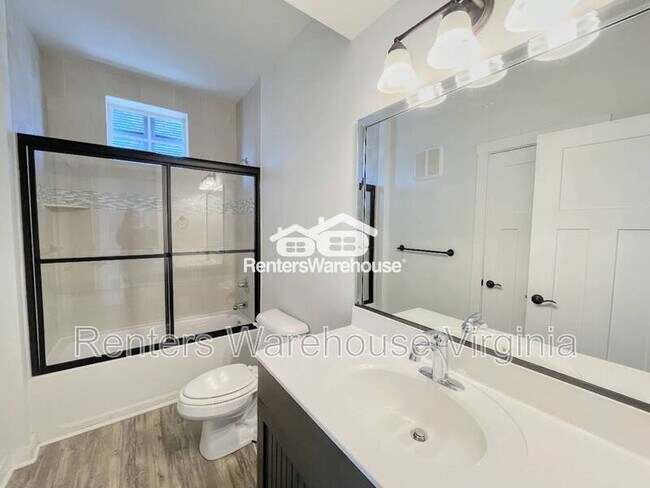 Building Photo - 7922 Shore Dr