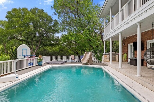 Building Photo - 2922 Thousand Oaks Dr