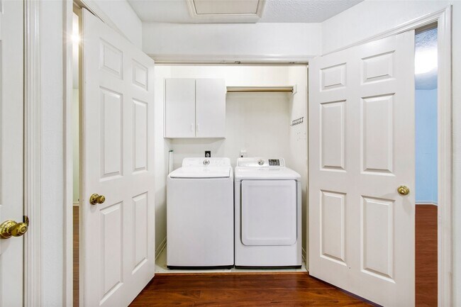 Building Photo - 206 N Dreamweaver Cir