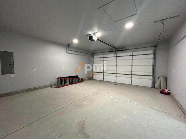 Building Photo - 5212 Torrence Ave