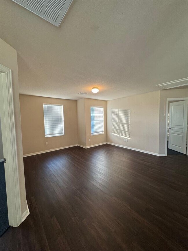 Building Photo - 117 Kemah Ln