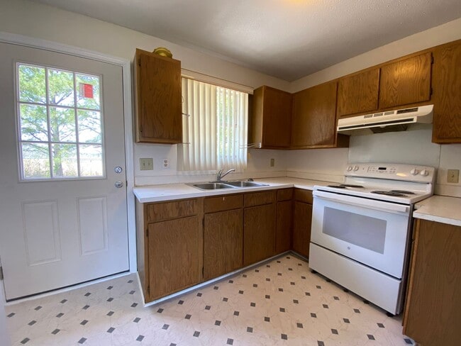 Building Photo - 21 Sugar Run Rd