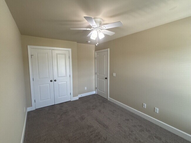 Building Photo - Spacious 3-Bed 2.5 Bath Townhome for Rent in Algood