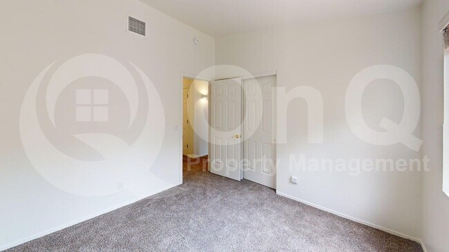Building Photo - 144 E Mesquite Crest Pl