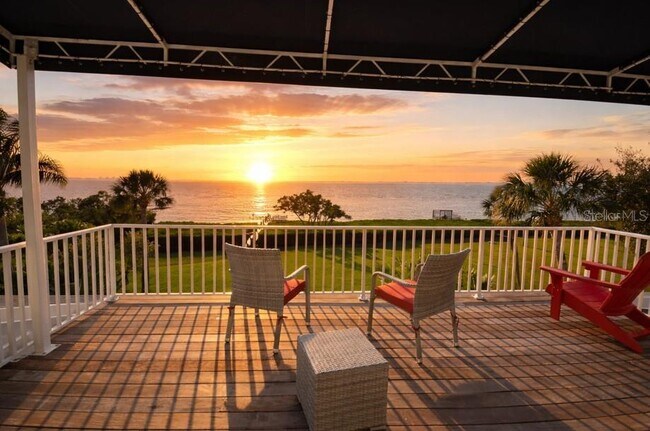 Building Photo - 7676 Westmoreland Dr