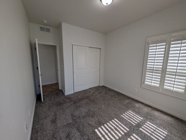 Building Photo - 6141 Hidden Psge Ave