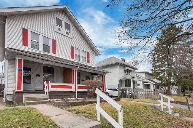 Building Photo - 275 N Warren Ave